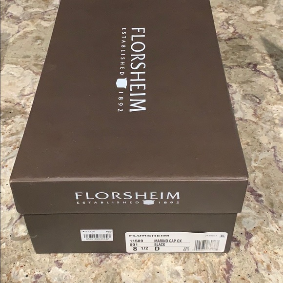 Men’s Oxford - Picture 4 of 4